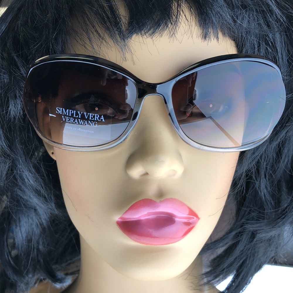 Vera Wang Round Tortoise Shell Thin Arm Brown Tint - image 1